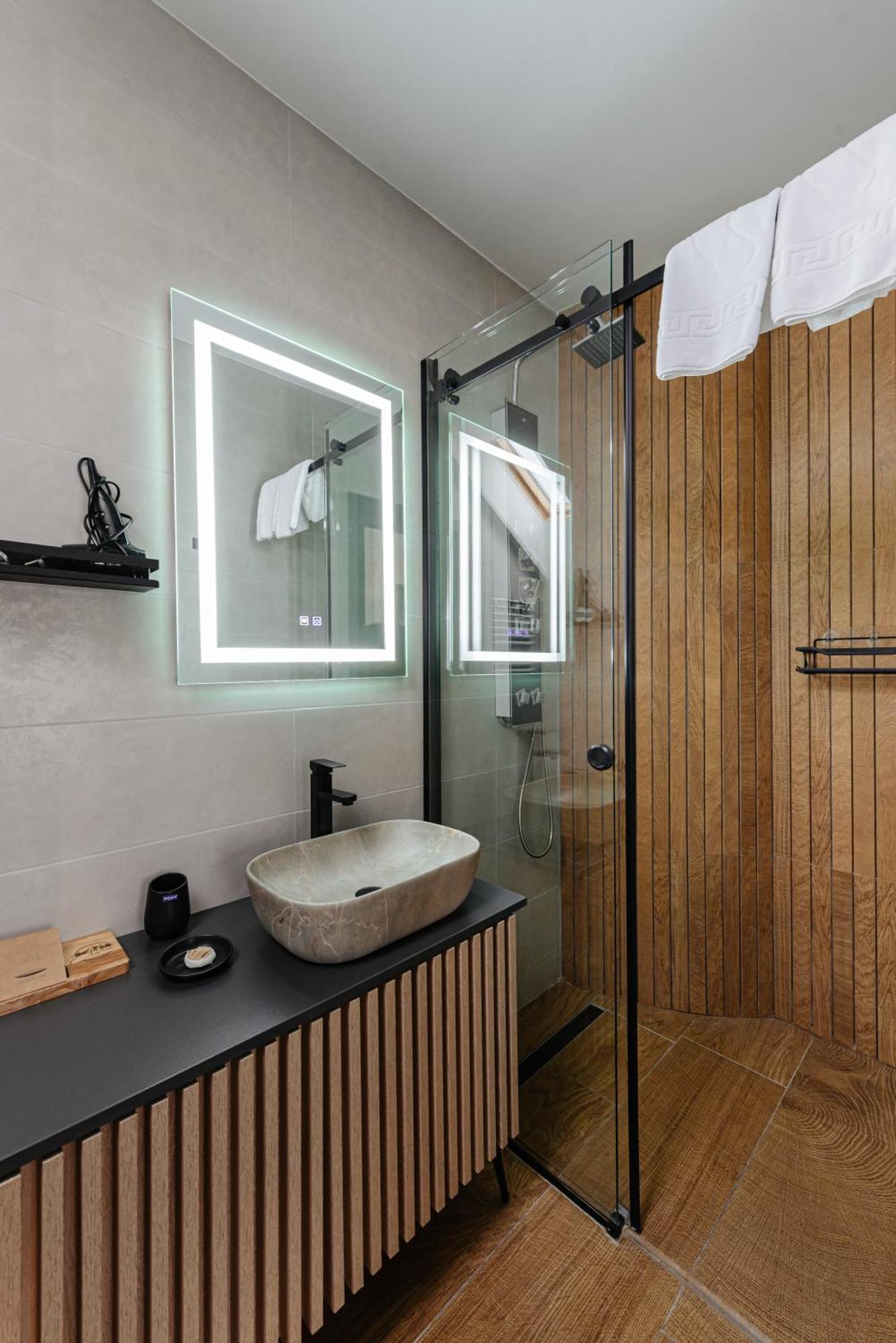 Elviu Guesthouse Lacu Rosu Eksteriør bilde