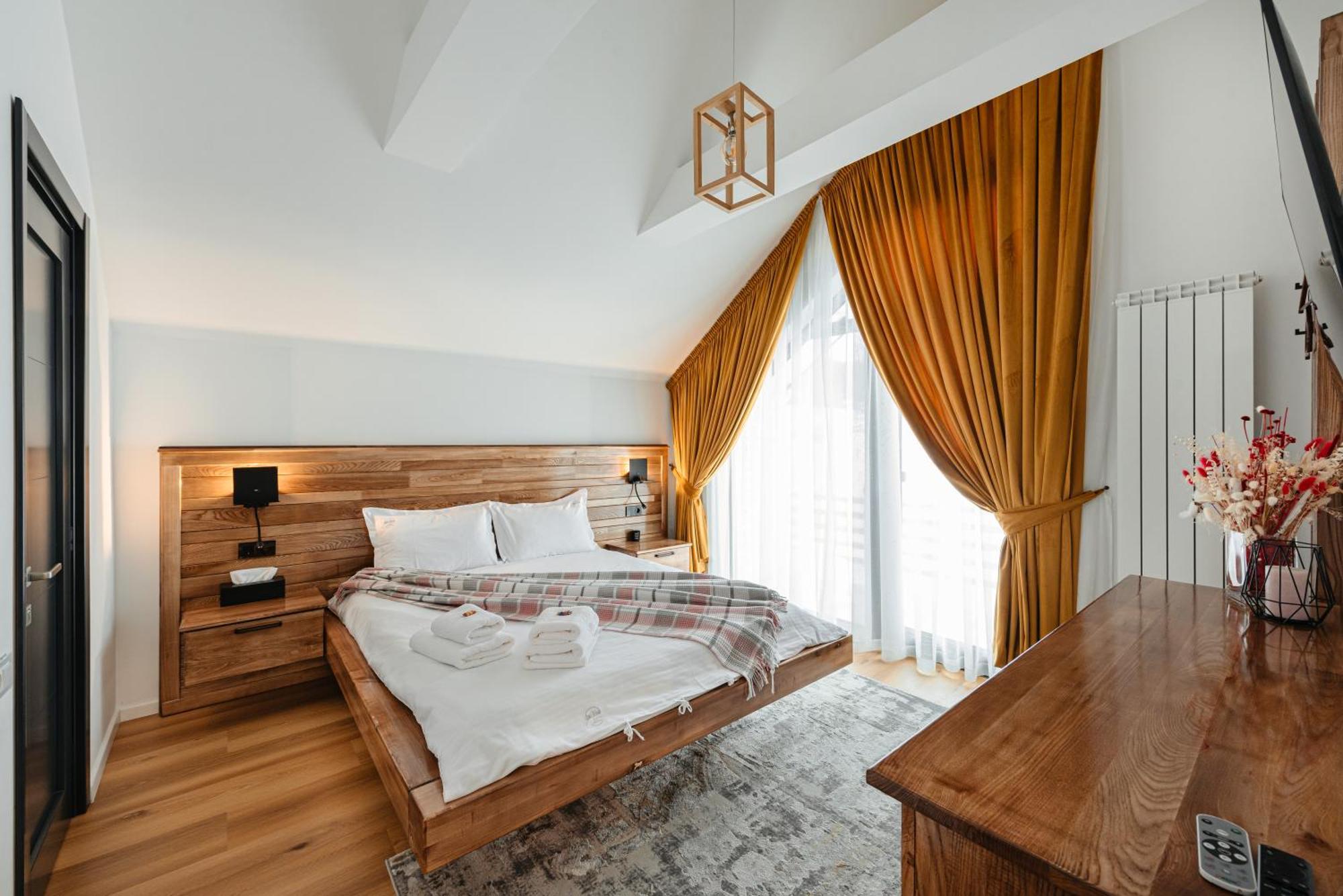 Elviu Guesthouse Lacu Rosu Eksteriør bilde