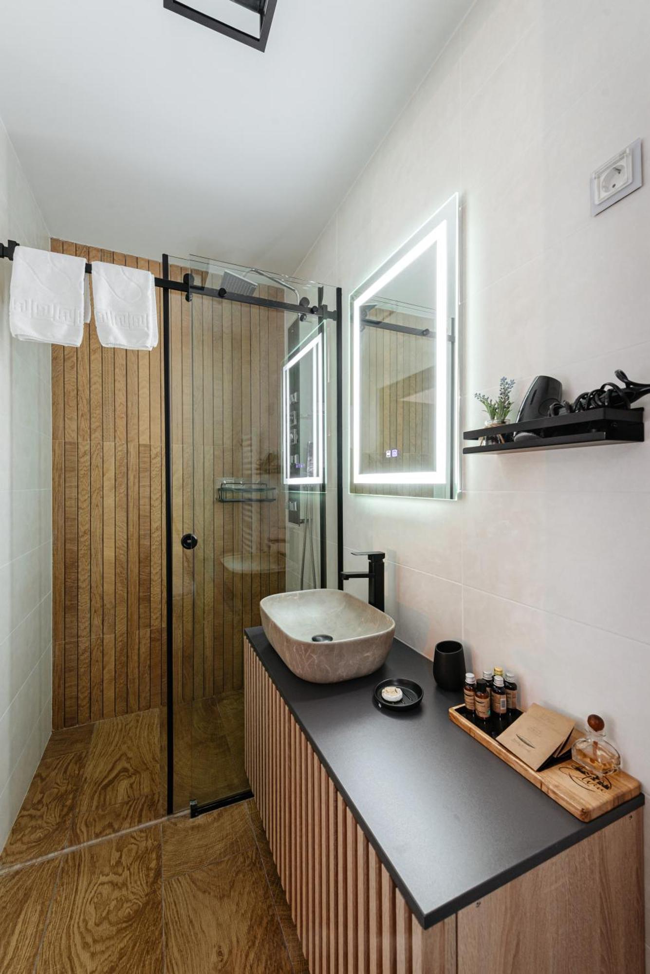 Elviu Guesthouse Lacu Rosu Eksteriør bilde