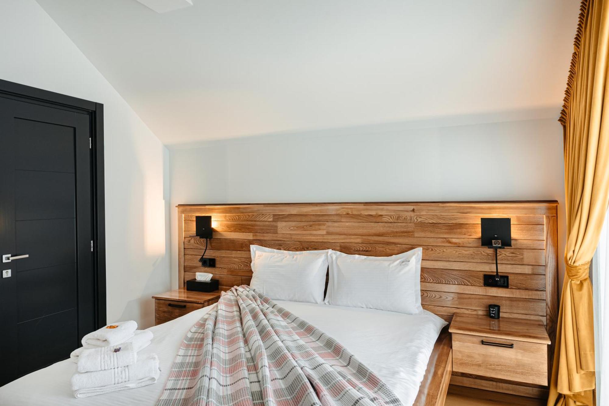 Elviu Guesthouse Lacu Rosu Eksteriør bilde
